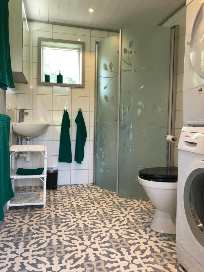 Mysig Nybyggd Stuga Naera Hav Och Natur Klovedal Bagian luar foto